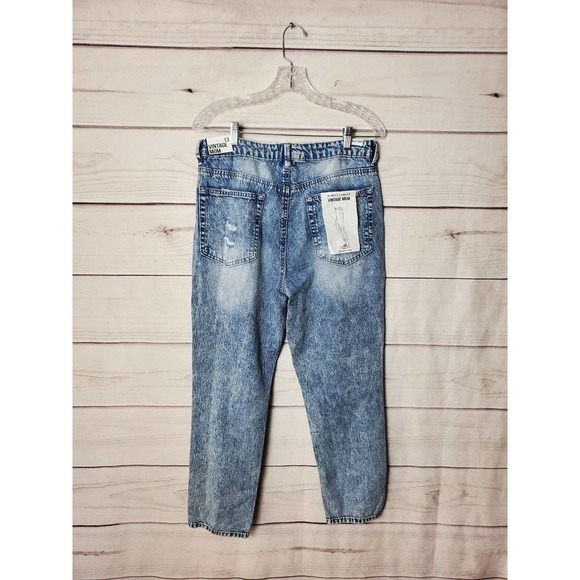Almost Famous Vintage Mom Jeans Distressed Size 13 NWT‎ - Picture 2 of 8